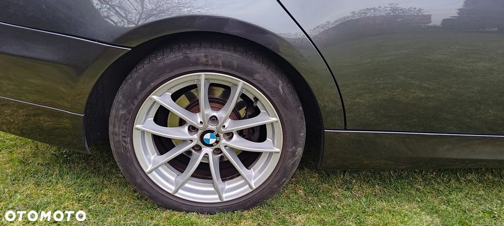 BMW Seria 3 330i - 36