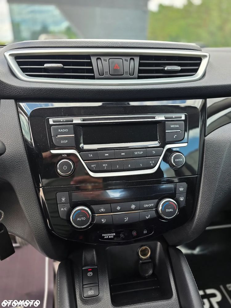 Nissan Qashqai 1.2 DIG-T Tekna EU6 - 16