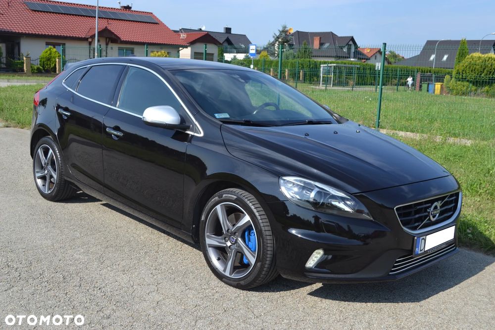 Volvo V40 T3 Drive-E R-Design Momentum - 1