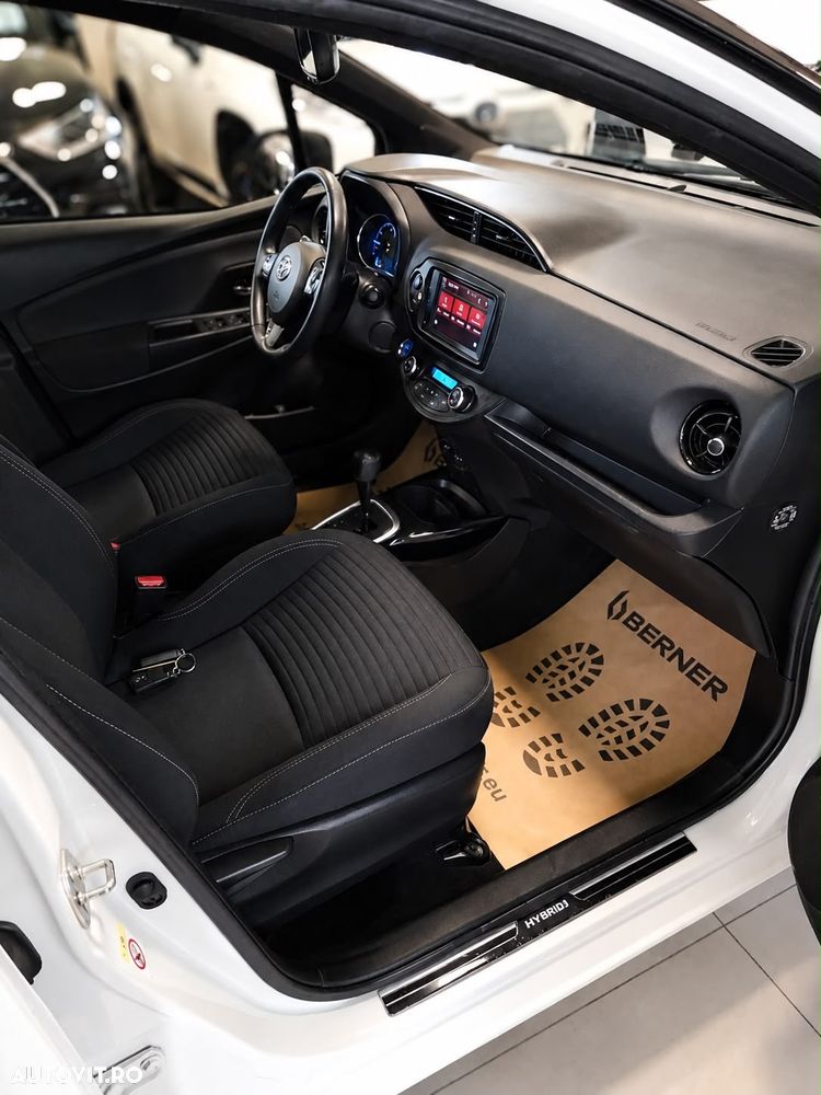Toyota Yaris 1.5 VVT-i HSD Bi-Tone R&B - 8