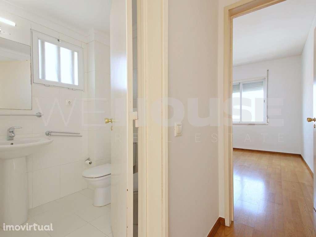 T2 perto do Terminal rodo-ferro-fluvial do Barreiro - Grande imagem: 4/20