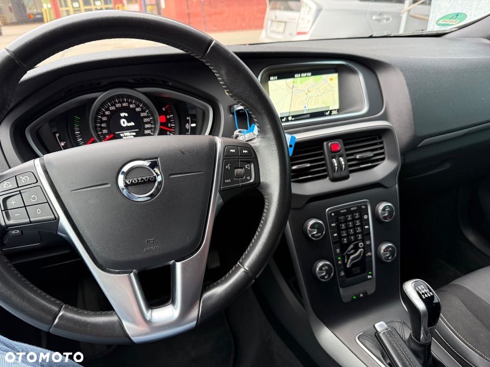 Volvo V40 D3 Momentum - 18