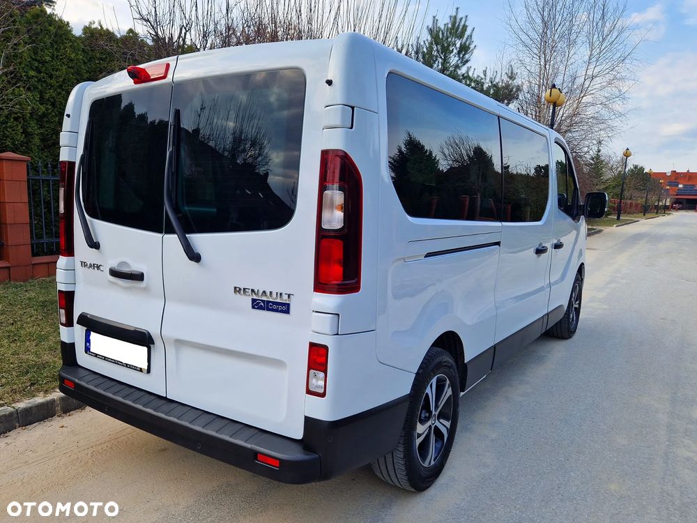 Renault Trafic 2.0 dCi - 11