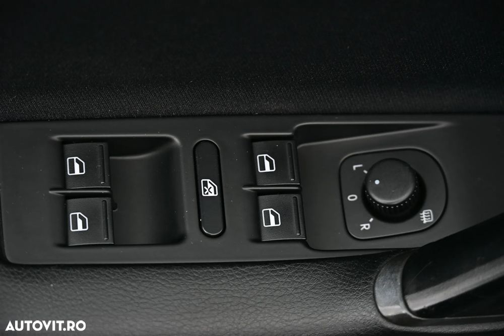 Volkswagen Passat Variant 2.0 TDI DSG BlueMotion Technology Comfortline - 20