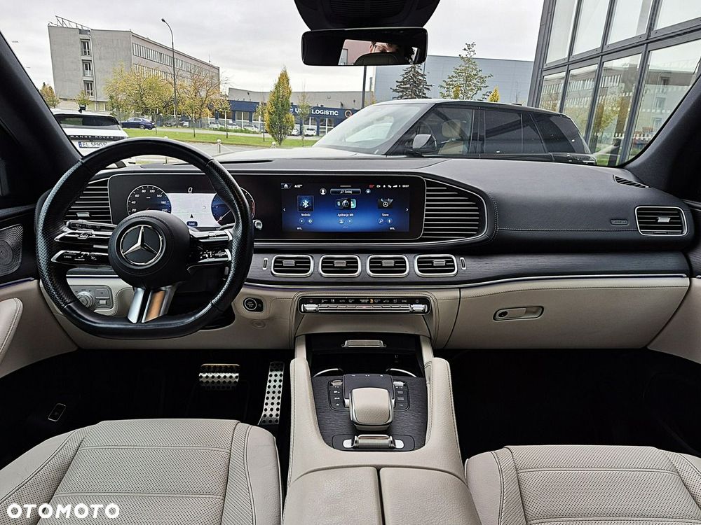 Mercedes-Benz GLS - 33