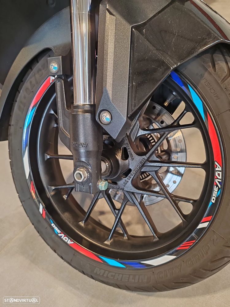 Honda ADV - 6