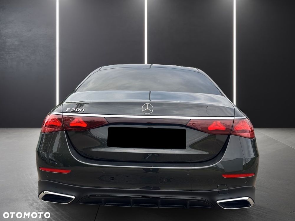Mercedes-Benz Klasa E 200 mHEV 4-Matic AMG 9G-Tronic - 6