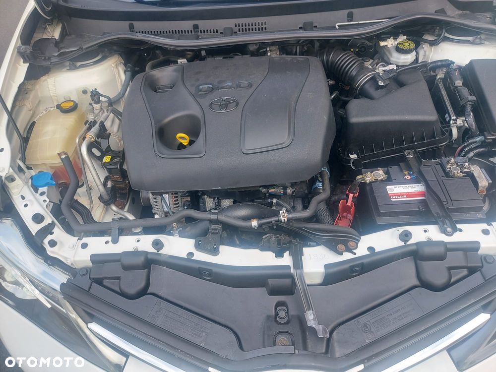 Toyota Auris 1.4 D-4D Design Edition - 33