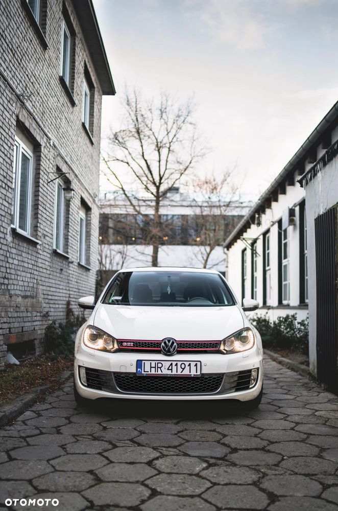 Volkswagen Golf 2.0 TSI GTI DSG - 2