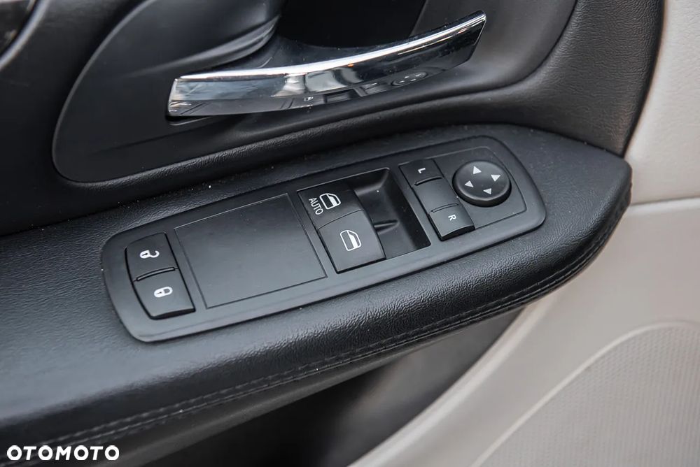 Dodge Grand Caravan 3.6 R/T - 23