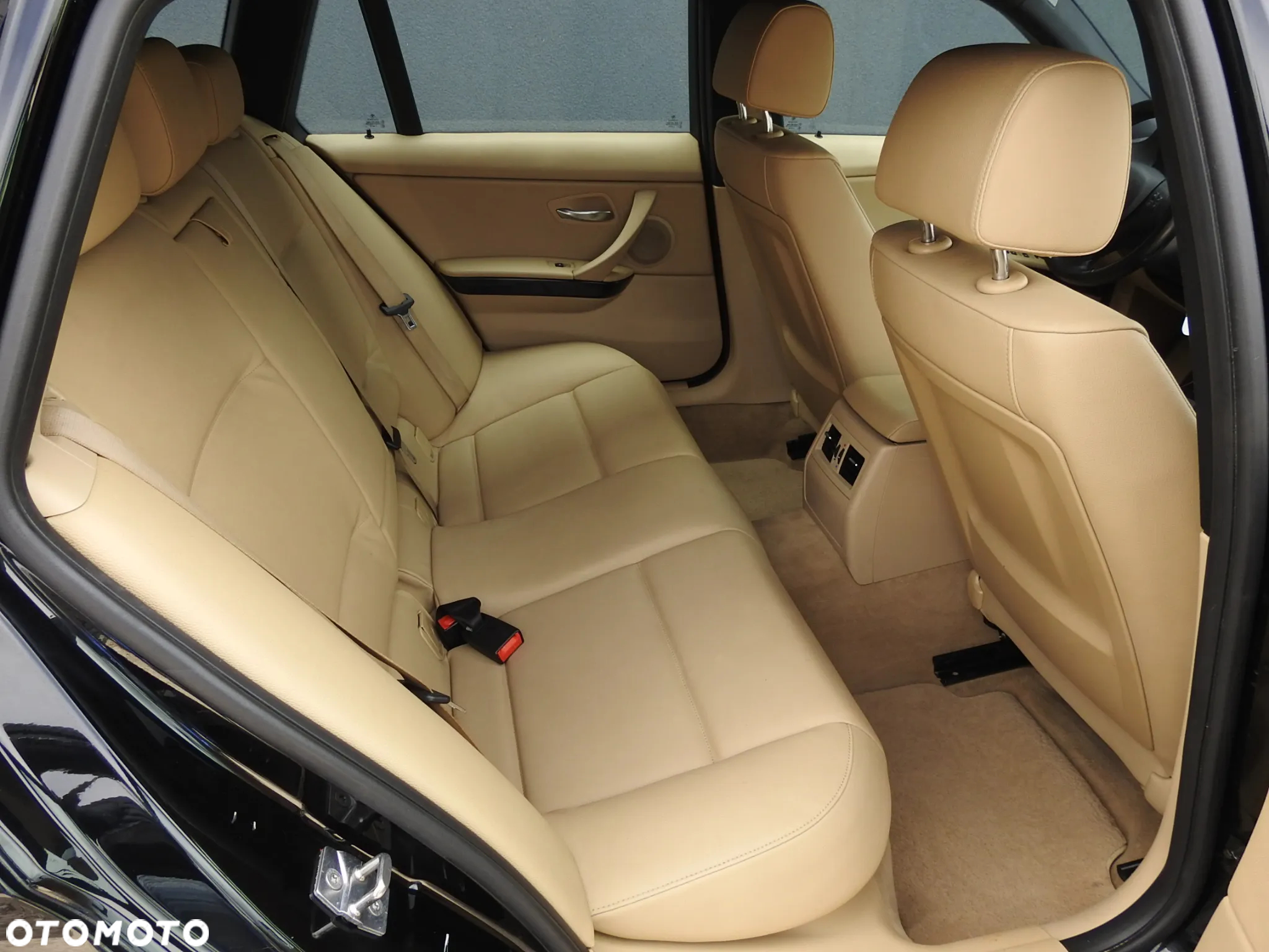 BMW Seria 3 320d Touring xDrive - 11