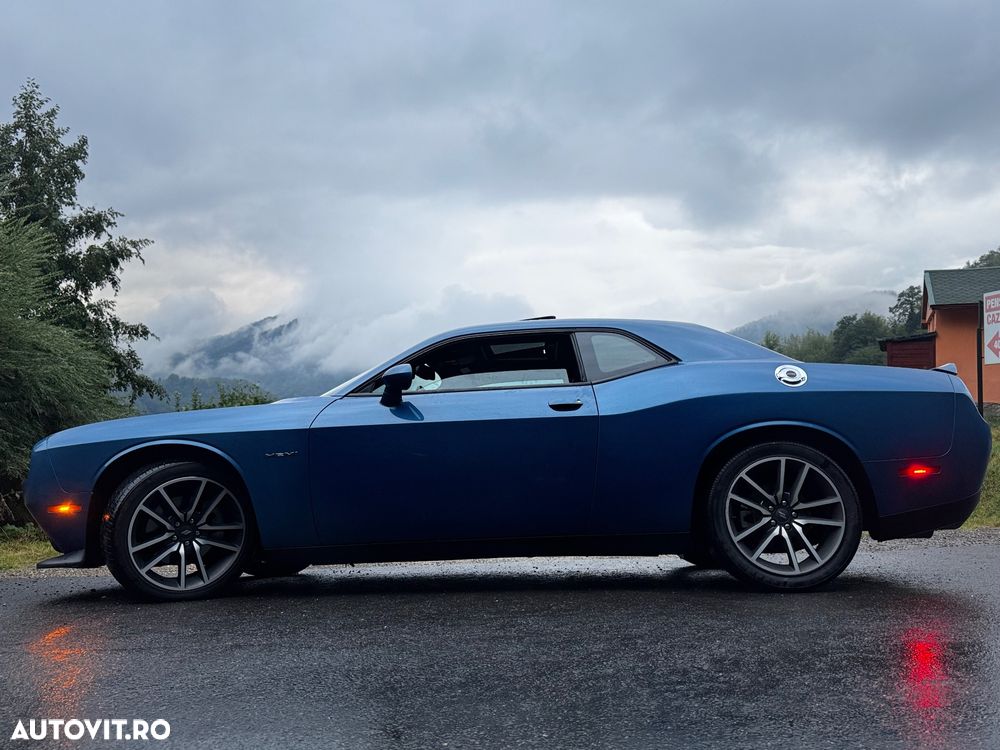 Dodge Challenger - 17