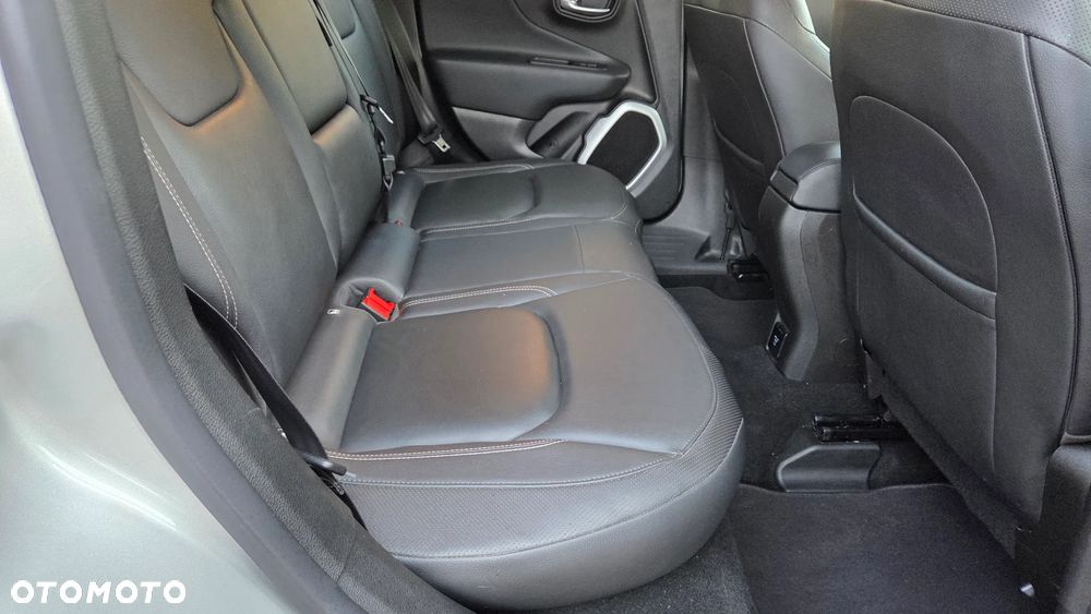 Jeep Renegade 1.4 MultiAir Limited - 36