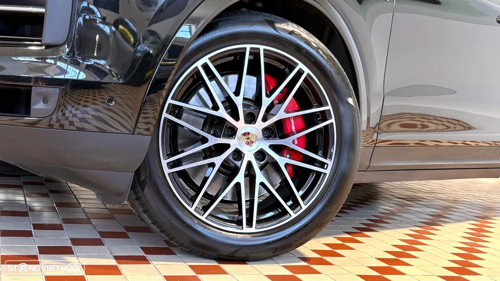 Porsche Cayenne S E-Hybrid - 12