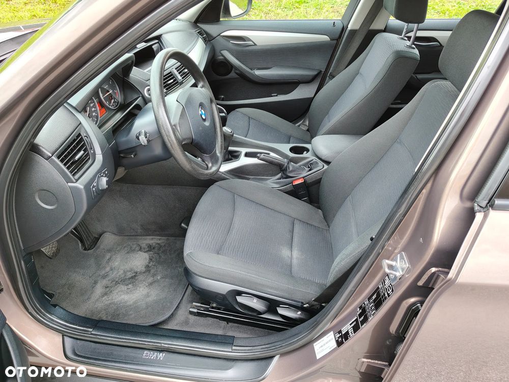 BMW X1 sDrive18d - 11