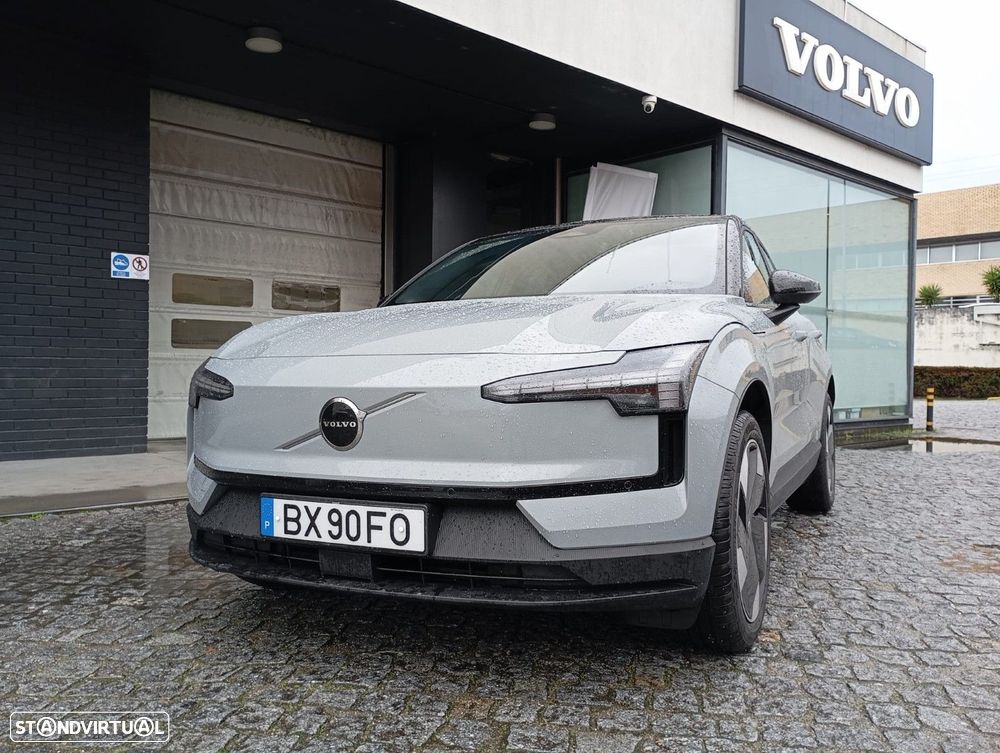 Volvo EX30 51 kWh Single Motor Plus - 1