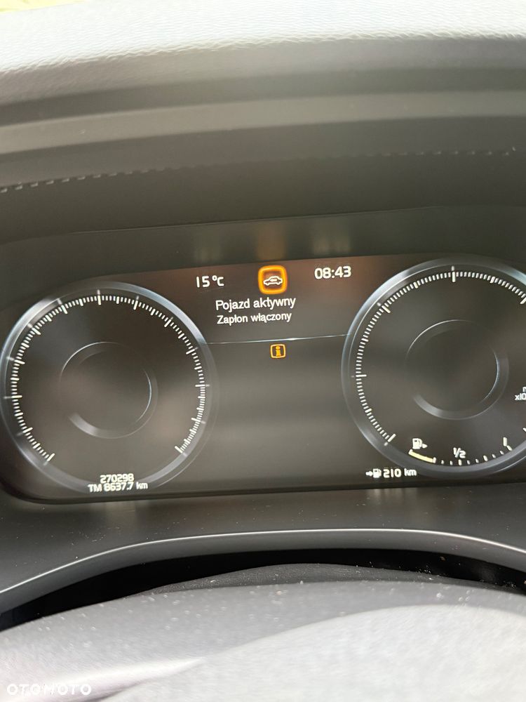 Volvo XC 60 D5 AWD R-Design - 11