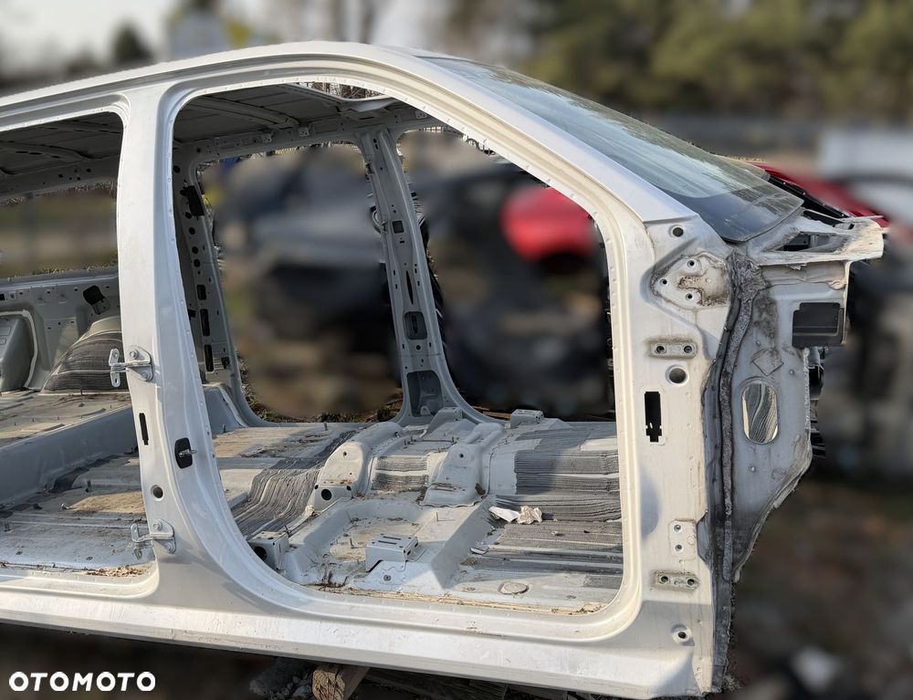 O3 CADILLAC ESCALADE IV 2014 - ĆWIARTKA PRAWA PRZÓD SŁUPEK PRÓG PODŁOGA - 2