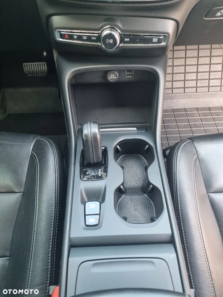 Volvo XC 40 T5 AWD Geartronic Momentum Pro - 15
