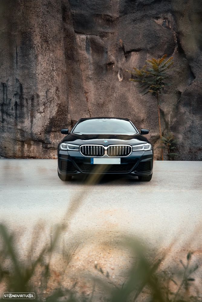 BMW 530 e Pack Desportivo M - 4