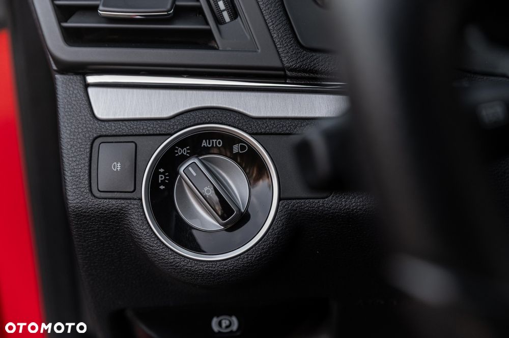 Mercedes-Benz Klasa E - 31