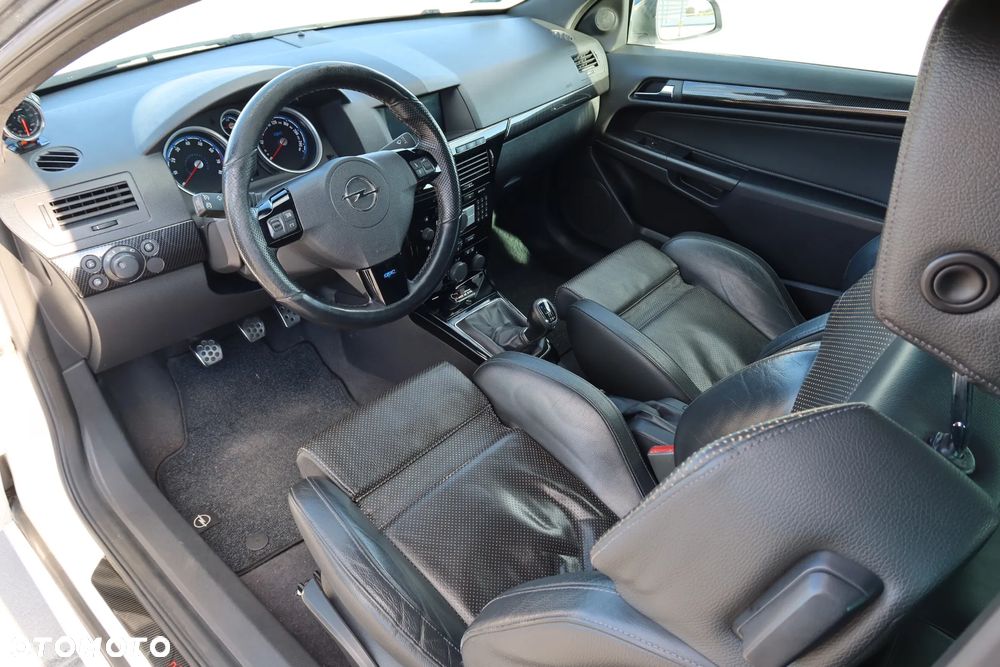 Opel Astra OPC Nürburgring Edition - 11