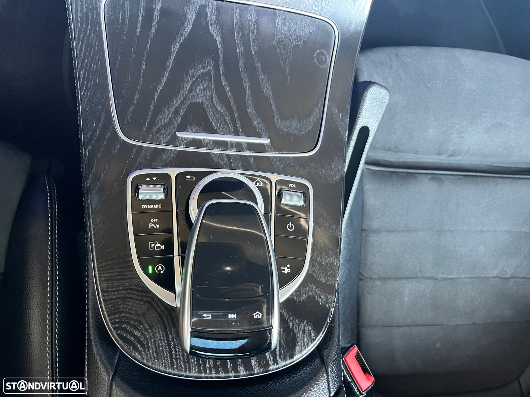 Mercedes-Benz E 220 d Coupe 9G-TRONIC AMG Line - 33