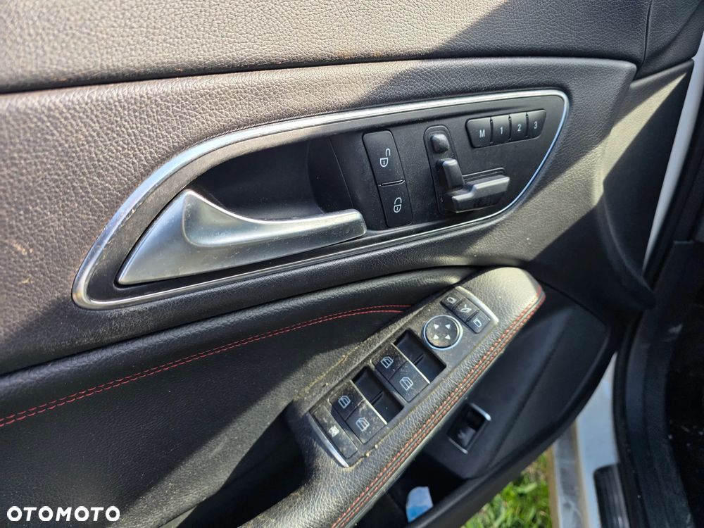 Mercedes-Benz CLA 250 7G-DCT AMG Line - 24