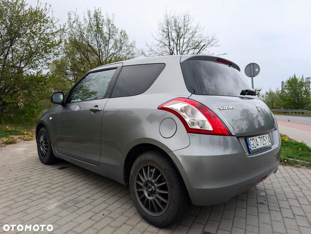 Suzuki Swift 1.2 Premium - 4