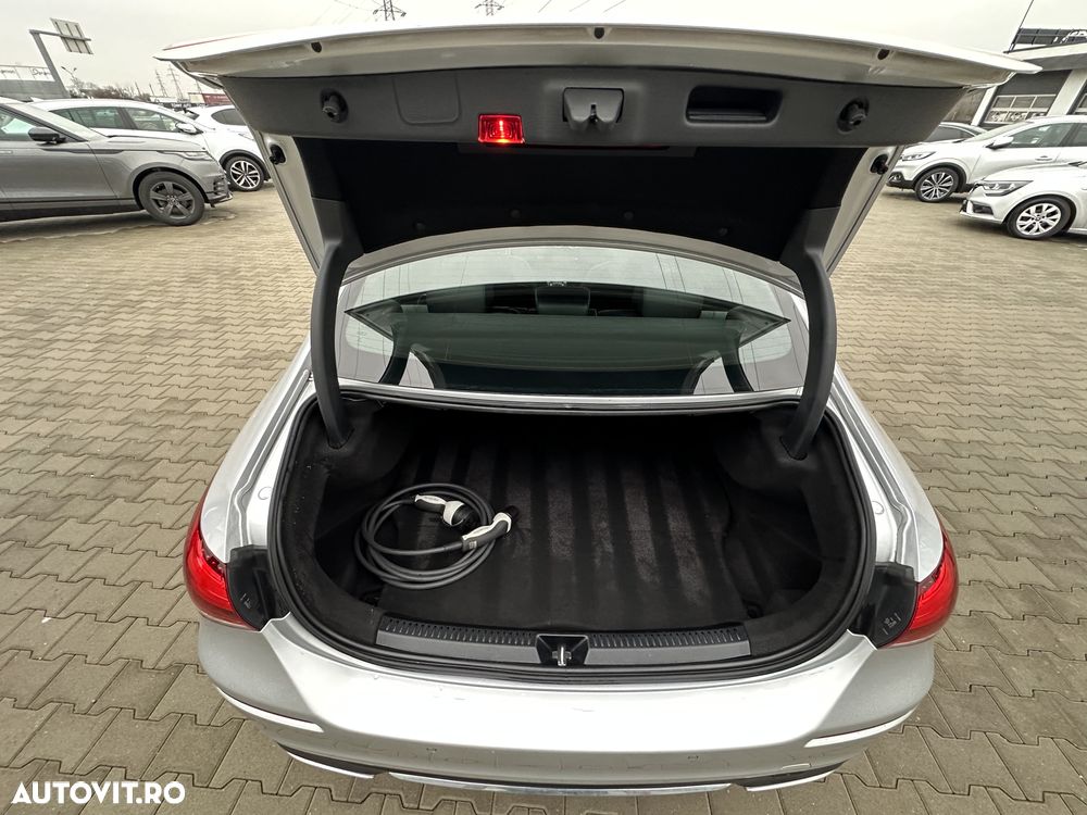 Mercedes-Benz A 250 e Sedan Aut. - 23