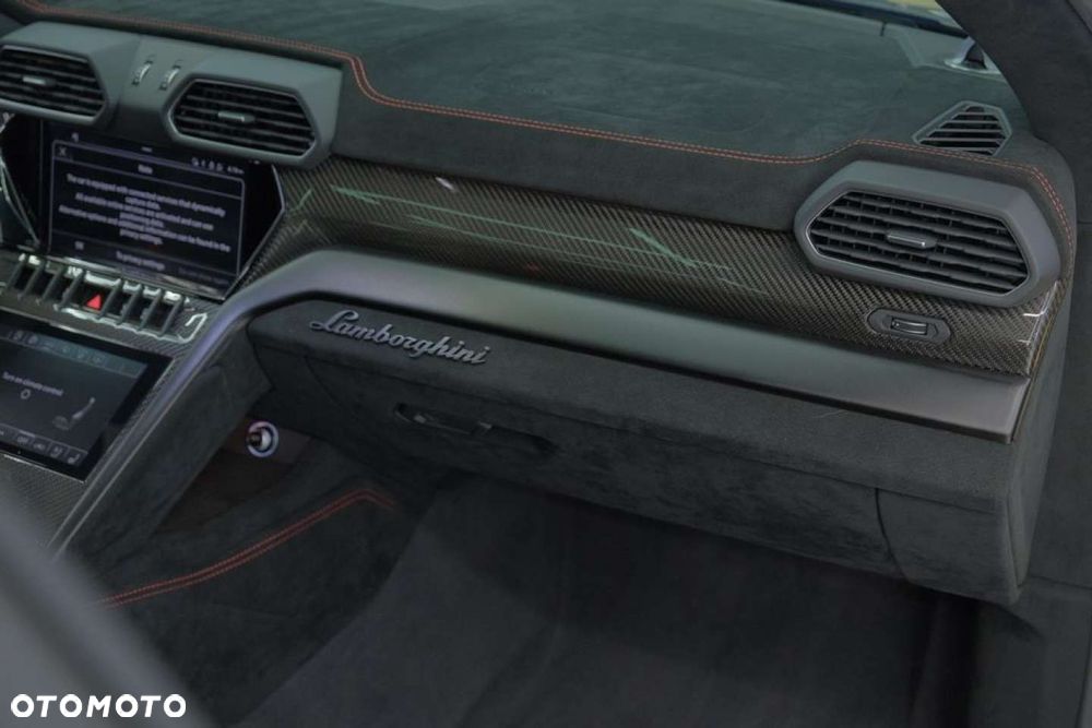 Lamborghini Urus - 40