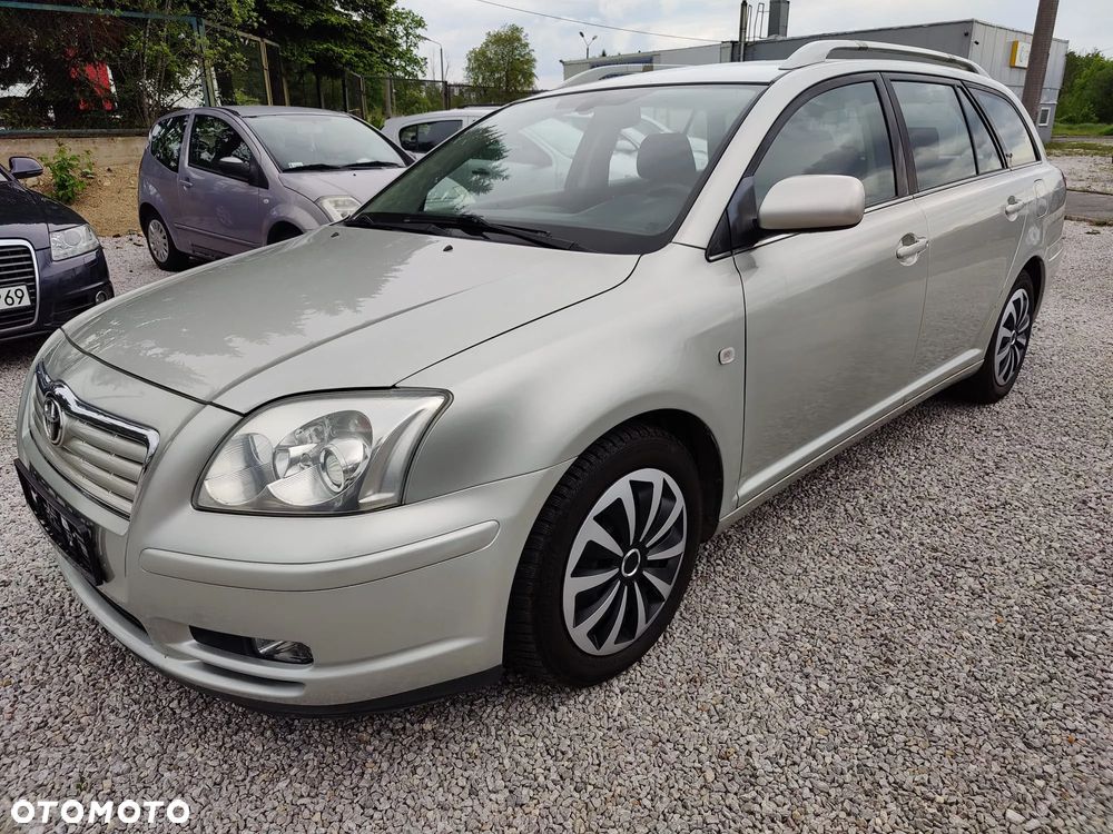 Toyota Avensis - 14
