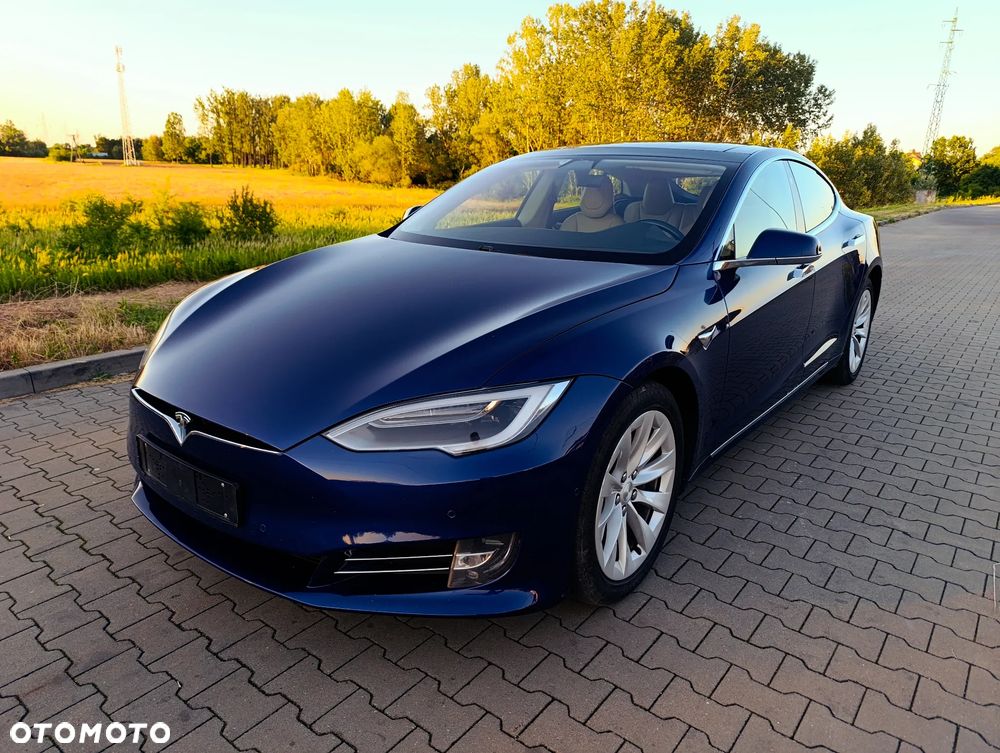 Tesla Model S - 29