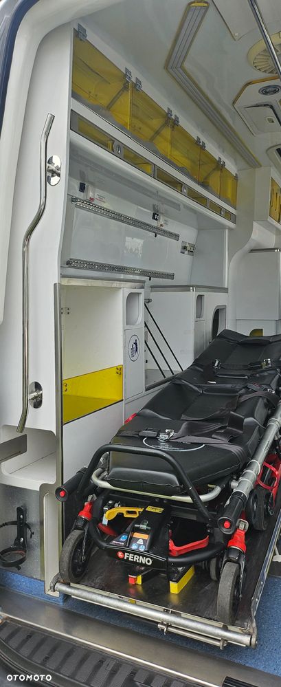 Mercedes-Benz Ambulans karetka Sprinter 319cdi automat - 34