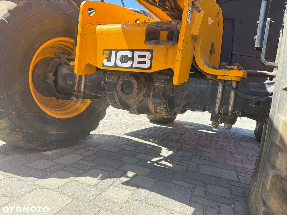 JCB 550-80 AGRI PLUS - 12