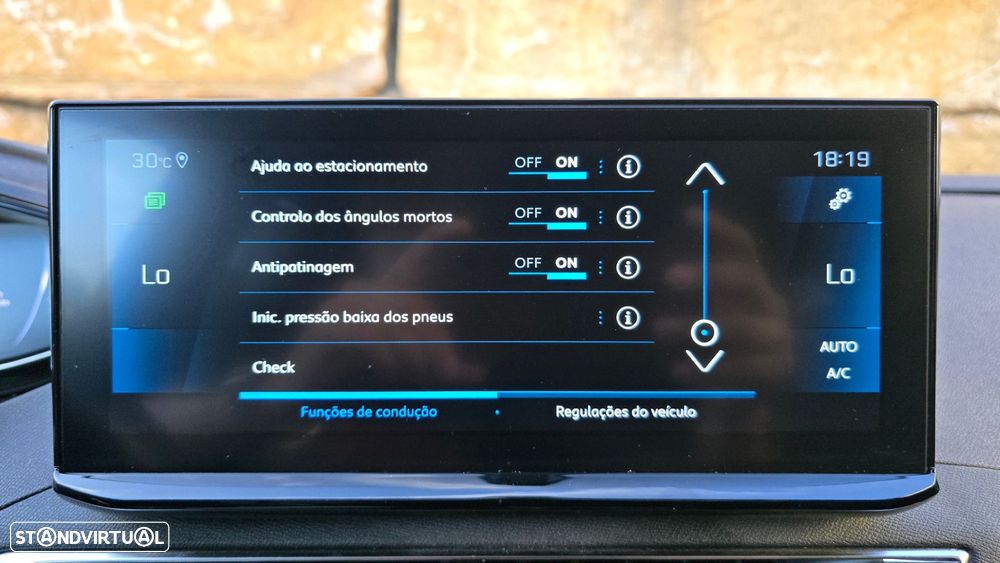Peugeot 5008 BlueHDI 130 EAT8 Crossway - 29