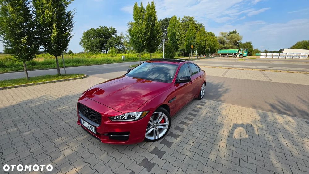 Jaguar XE - 3