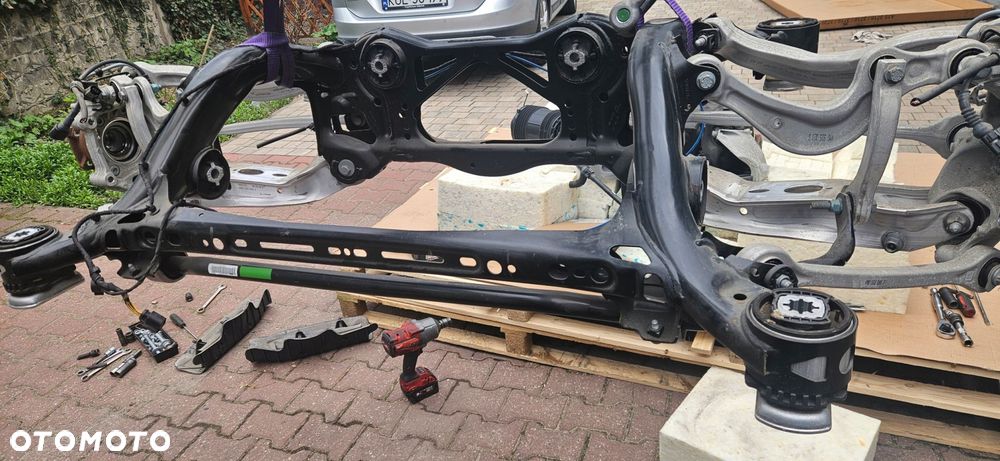 audi e-tron 4ke 55 wózek sanki zawieszenia tył tylny 4ke505235q - 1