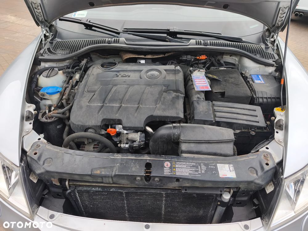 Skoda Octavia 2.0 TDI DPF RS - 33