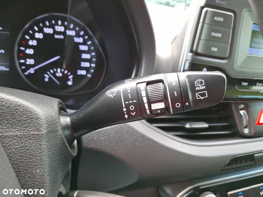 Hyundai i30 1.5 DPI Classic + - 29