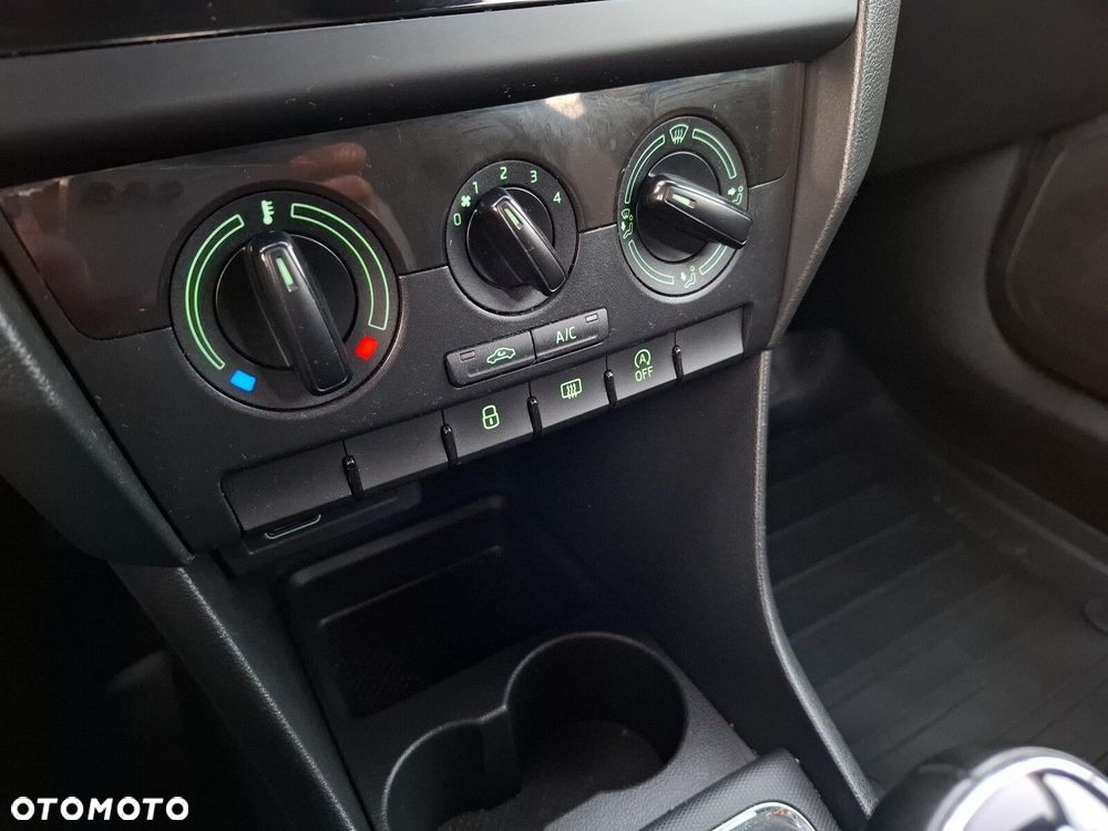 Skoda RAPID 1.0 TSI Ambition - 14