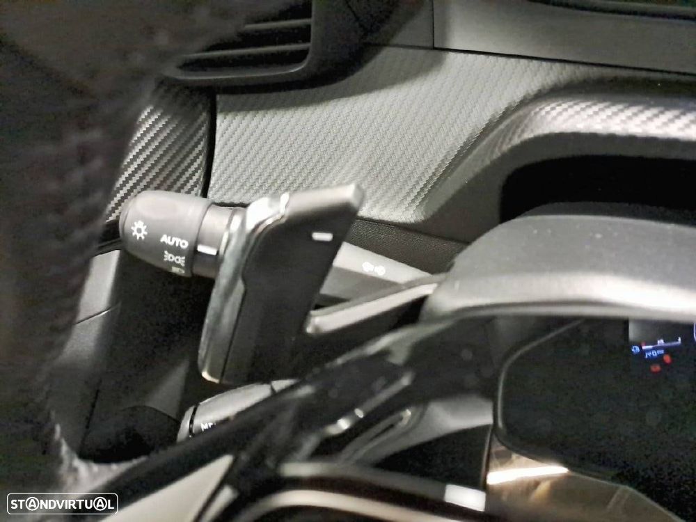 Peugeot 2008 1.2 Hybrid Allure e-DCS6 - 14