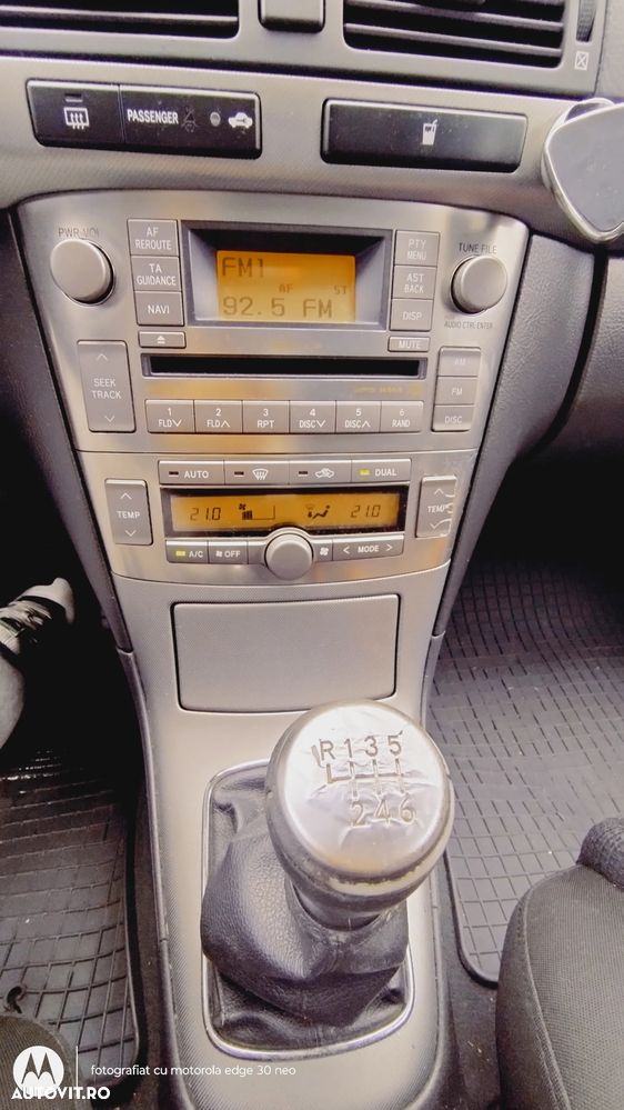 Toyota Avensis 2.0 D-4D Executive - 5