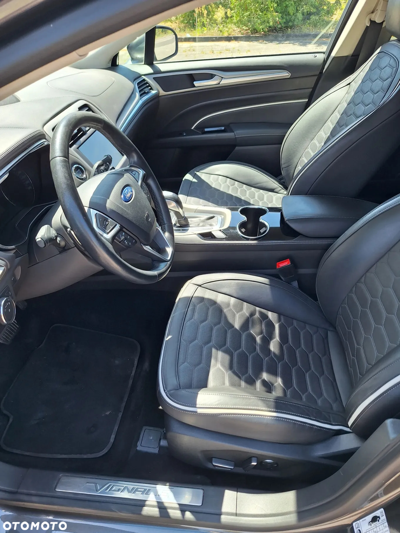 Ford Mondeo Turnier 2.0 TDCi PowerShift-Aut Allrad Vignale - 14