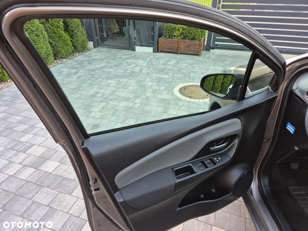 Toyota Yaris 1.33 VVT-i Lounge - 10
