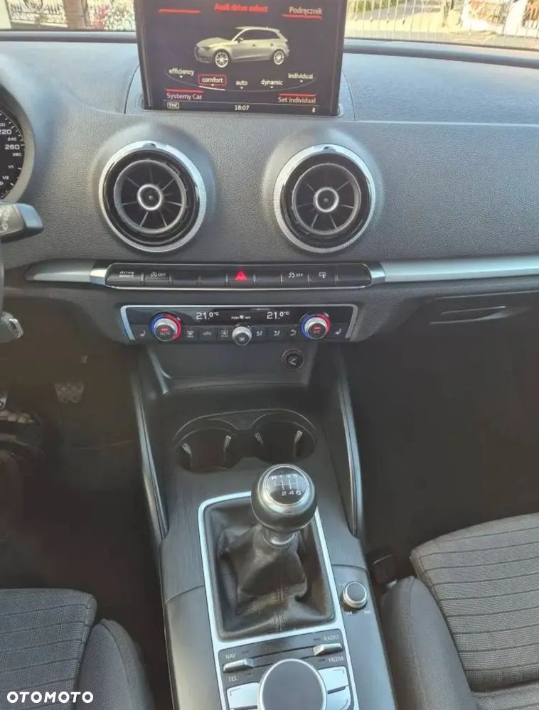 Audi A3 Sportback 1.4 TFSI Ambiente - 9
