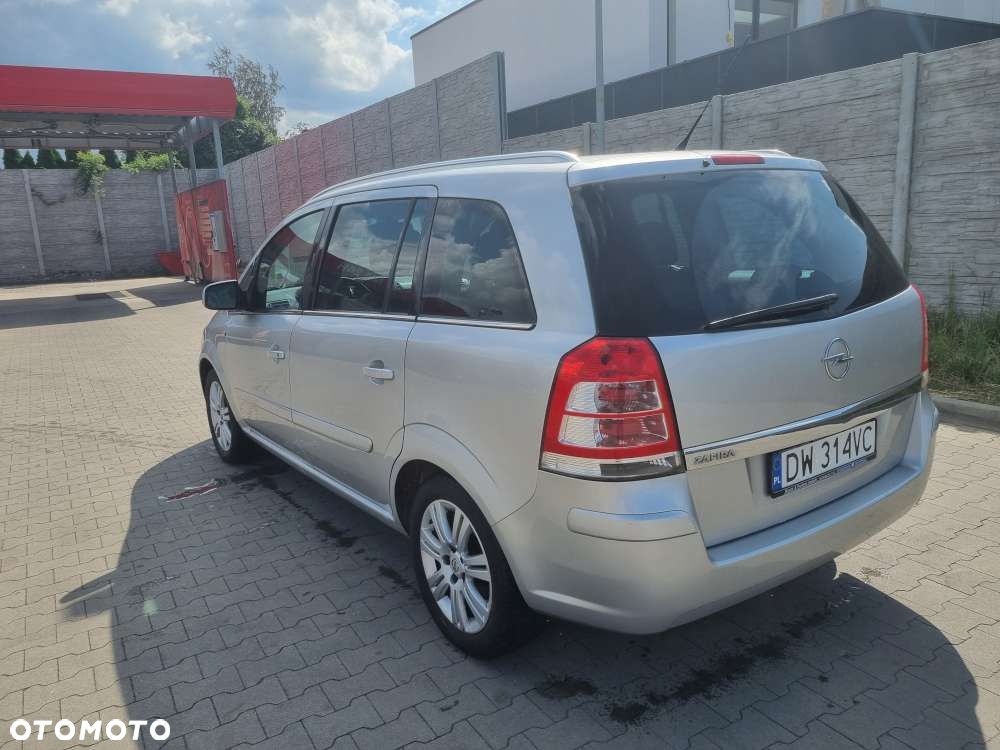 Opel Zafira 1.8 Cosmo - 3
