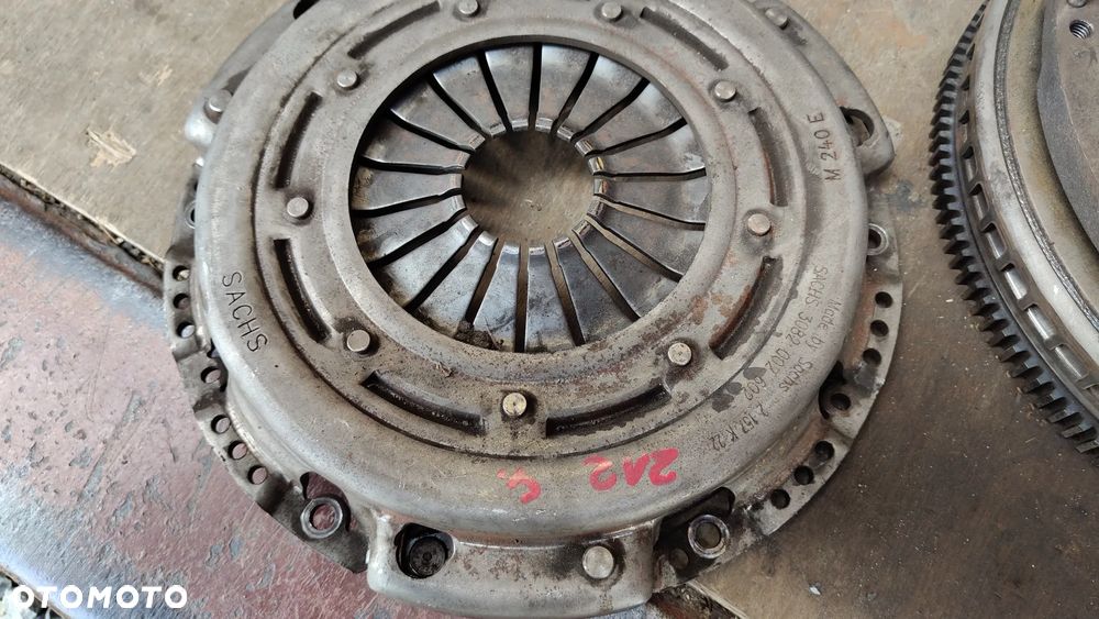 MERCEDES W204 W212 om 651 2.2 CDI KOŁO DWUMASOWE DWUMAS dwumasa sprzęgło komplet - 10