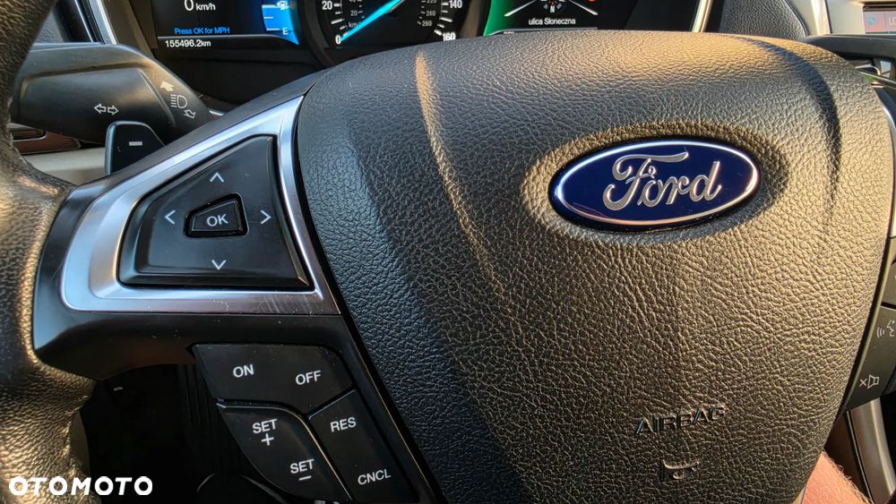 Ford Fusion 2.0 EcoBoost Titanium - 25