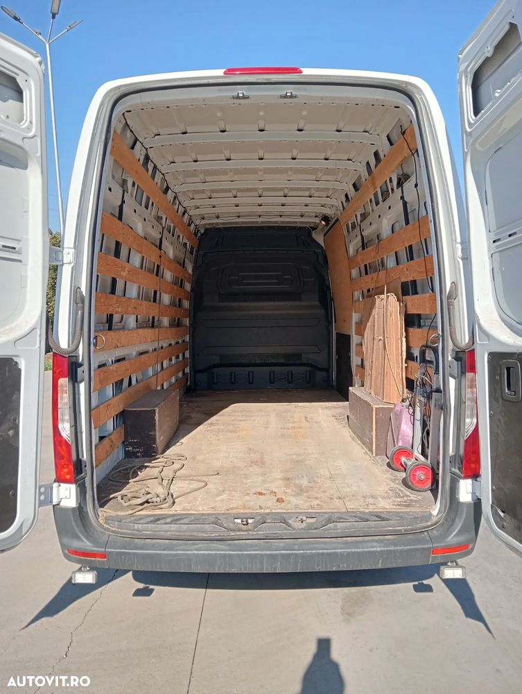Mercedes-Benz SPRINTER - 10